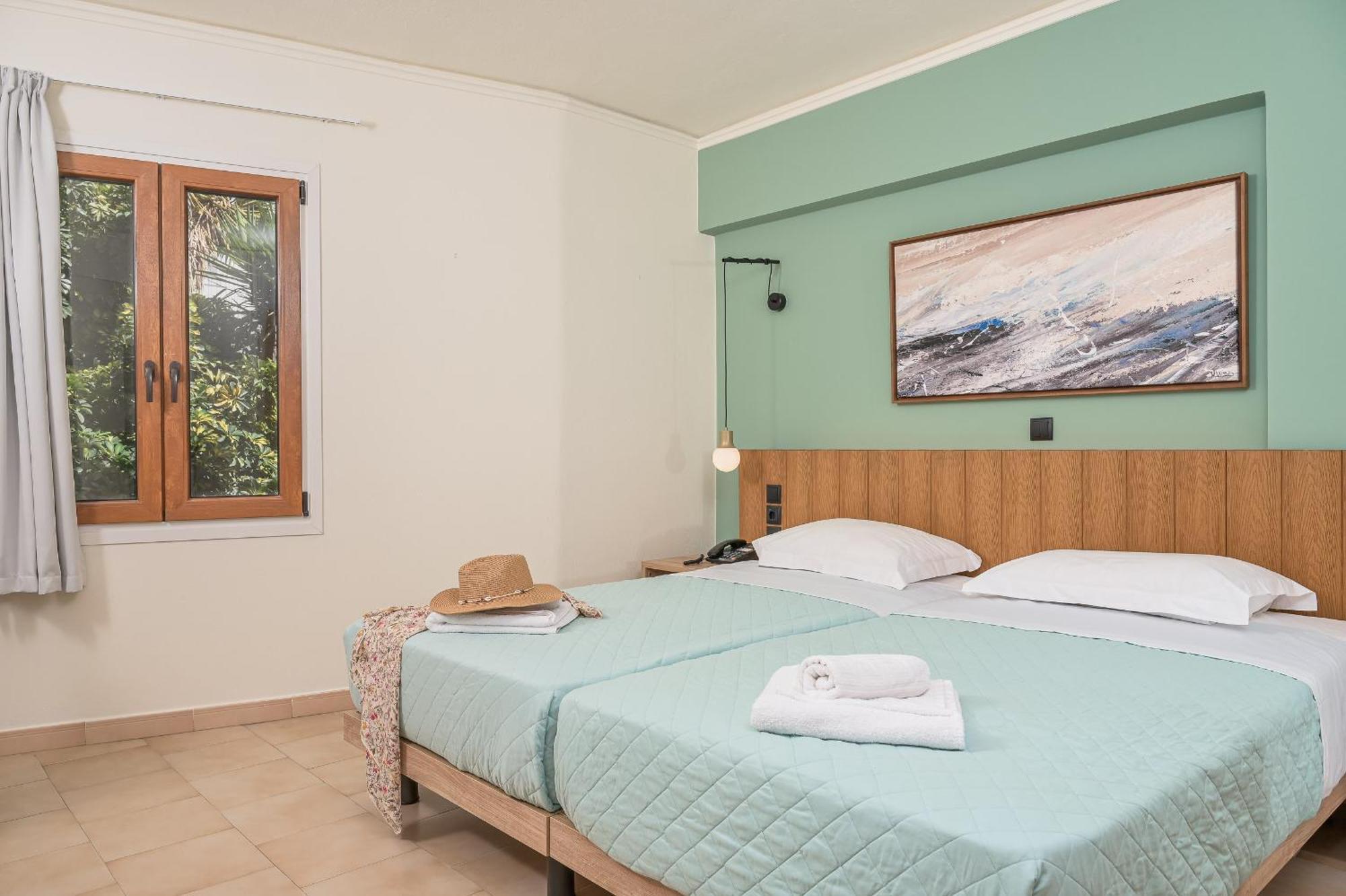 Emily Hotel Agia Paraskevi  Exteriör bild
